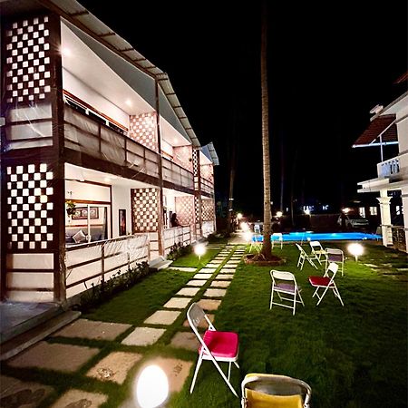 White Turtle Hotel Morjim Exterior foto